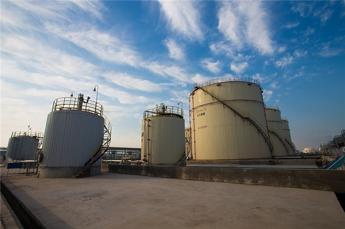 新疆化工原料廠雷達(dá)液位計案例